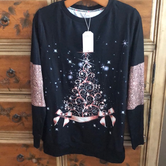 Fesfesfes - Awesome softest top ever! Fun Christmas Tree design - Picture 1 of 5